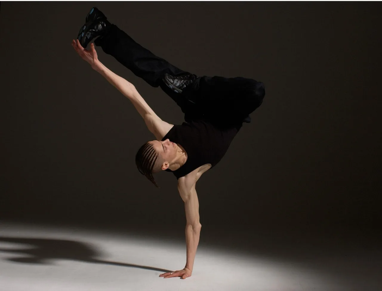 breakdance, dance, bboy, freez, to dance, freestyle, breakdance, breakdance, breakdance, breakdance, breakdance, dance, bboy, bboy, bboy — Photo : StreetMindz (Pixabay License) via Pixabay