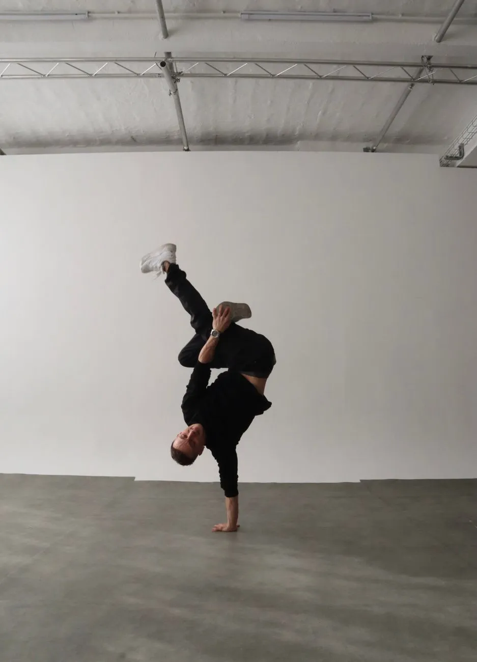 Quand les Danseurs Hip-Hop Américains Transforment les Escaliers en Pistes de Compétition