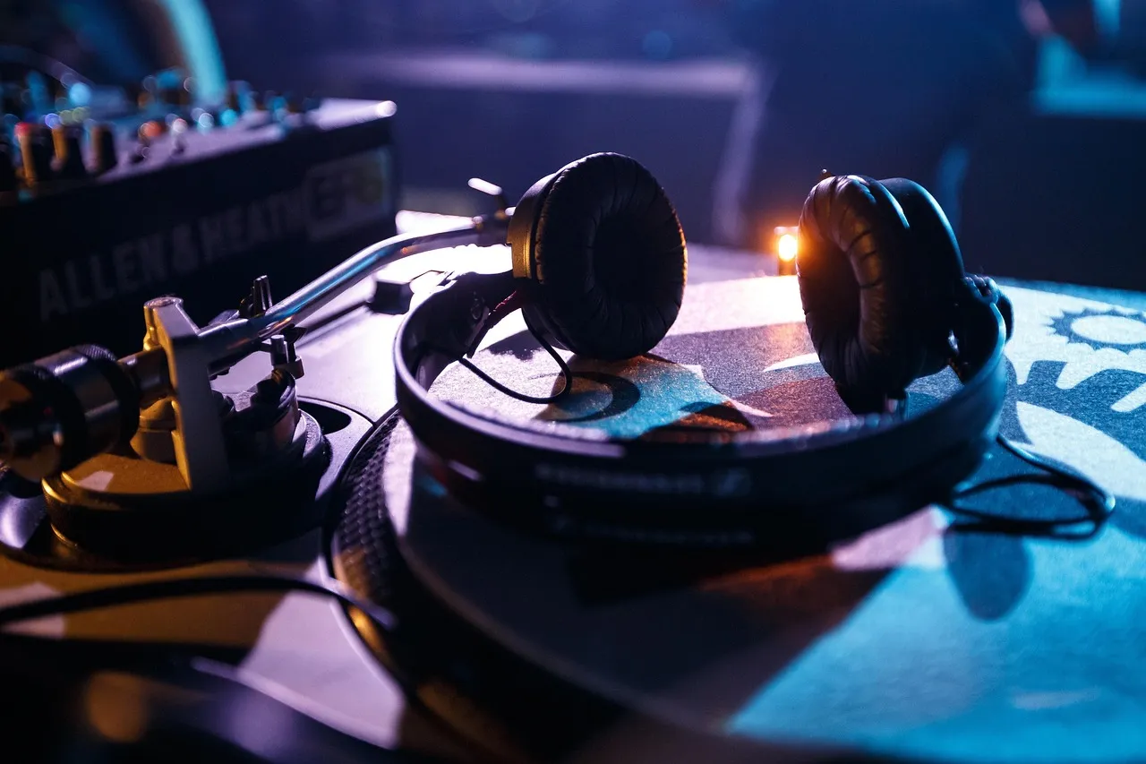 Dix ans aux platines du LS Club : Serge Leduc, le gardien du groove breton
