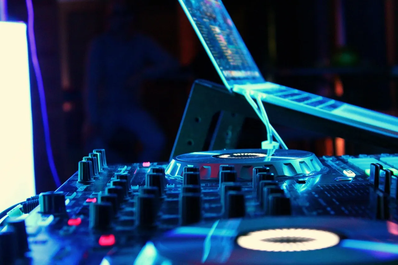 Marrakech s'enflamme : la Ling Ling Hidden Party réunit les meilleurs DJs de la scène francophone